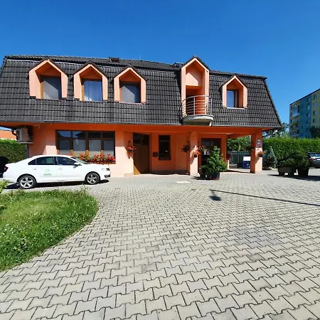 Hotel Senica, Garni 3*