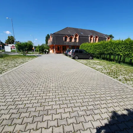 Hotel Senica