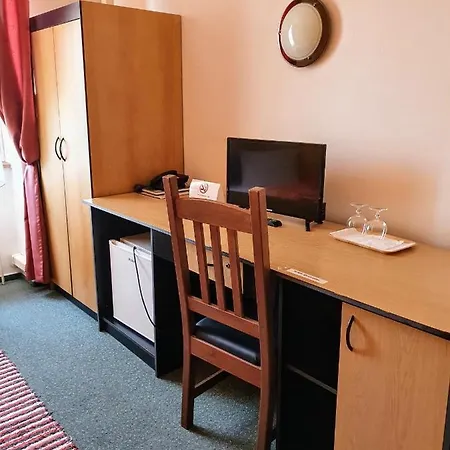 Senica, Garni 호텔 3*