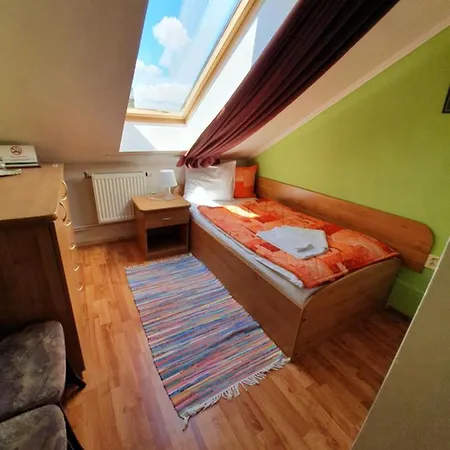 Hotel Senica 3*