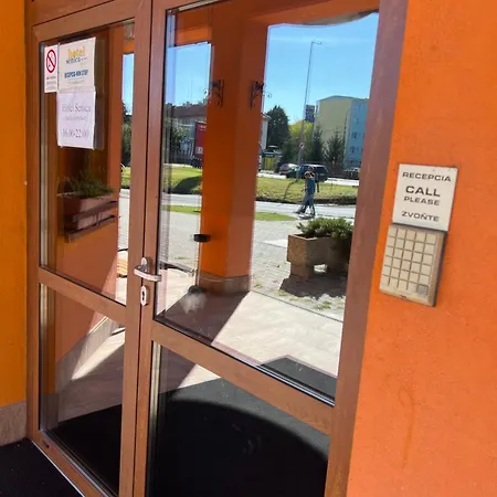 Hotel Senica, Garni Senica