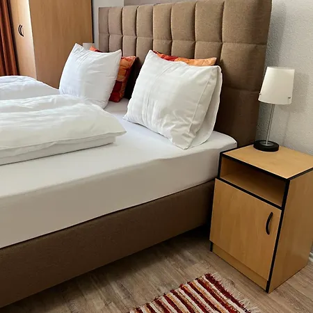 Hotel Senica, Garni 3*