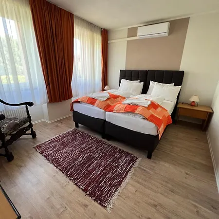 Senica, Garni Hotel 3*