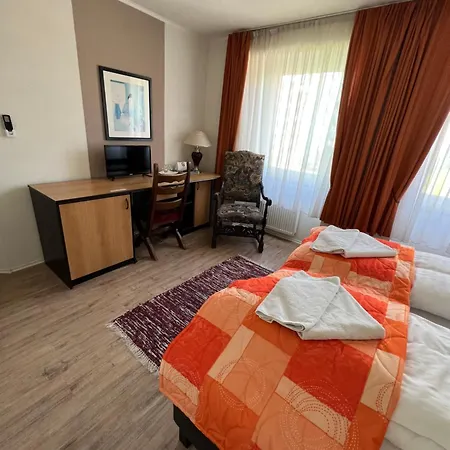 Hotel Hotel Senica 3*